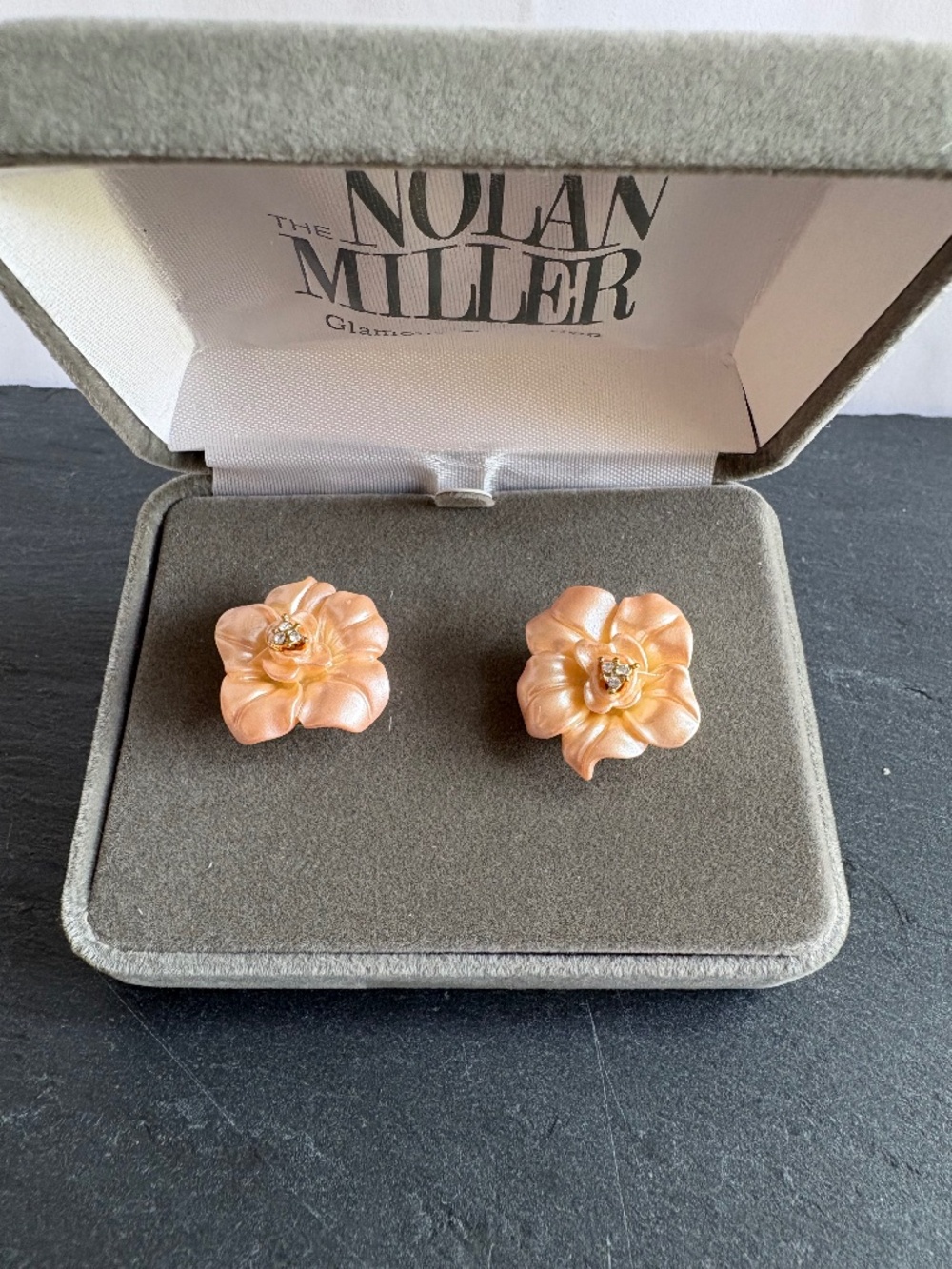 NIB Vintage Nolan Miller Country Garden Peach Flower Clip Earrings w/Org Invoice